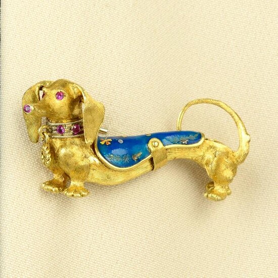 A mid 20th century gold dachshund dog brooch, with