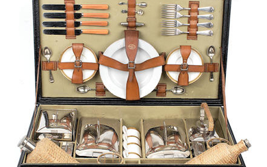A vintage cased picnic set for four persons by Drew & Co, Leadenhall St