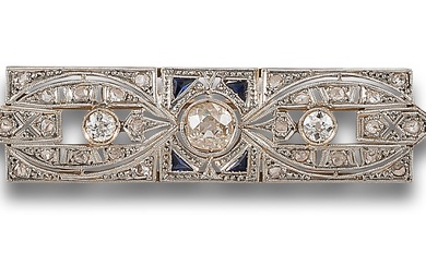 ART DECO PLATE BROOCH WITH DIAMONDS AND SAPPHIRES, IN YELLOW GOLD AND PLATINUM