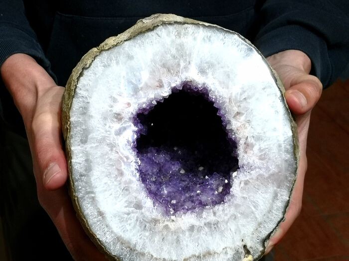 Amethyst (purple variety of quartz) Geode - 180×180×200 mm - 8150 g - (1)