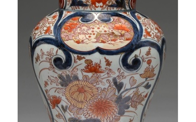 An Imari jar, Edo period, 18th c, painted in underglaze blue...