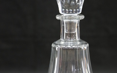 BACCARAT, carafe en cristal avec bouchon, ht : 16 cm