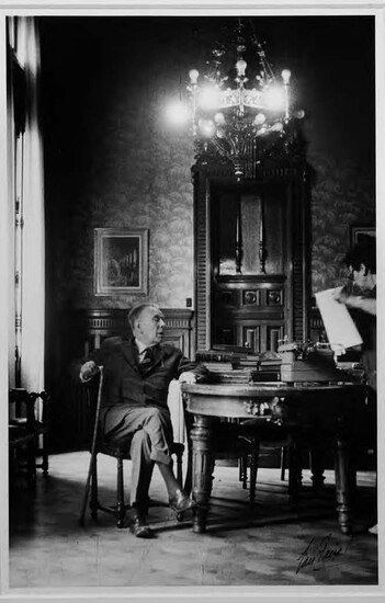 Borges at work.