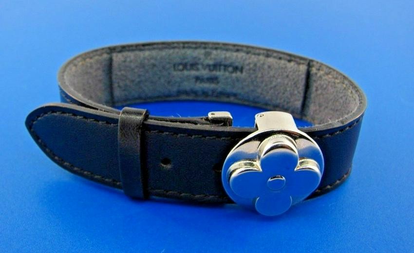 CHIC Louis Vuitton Leather & Hardware Bracelet NEW