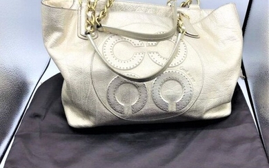 COACH White Leather Handbag Like-New with Dust Bag