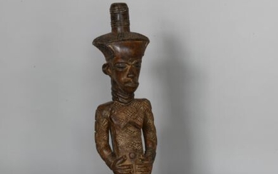 CONGO Buste de personnage masculin à décor de scarifications en bois sculpté. XXe, de style...