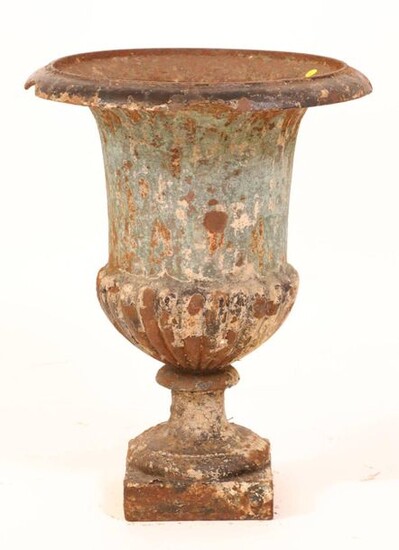 Cast iron Medici vase. Height: 52 cm