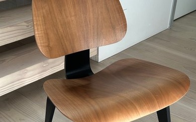 Charles & Ray Eames - Vitra - Armchair (1) - LCW Chair