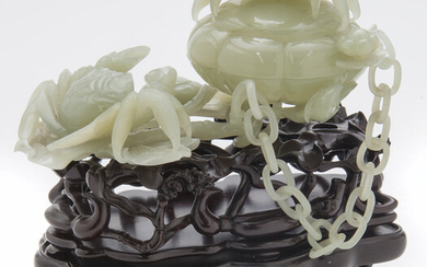 Chinese Qing carved jade box