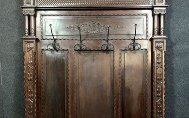Coat rack - Renaissance style - In walnut with brown patina - Late 19th century