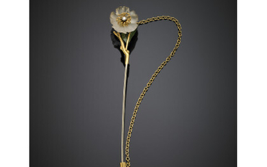 *DAMIANI Yellow gold hyaline quartz and nephrite flower hatpin, g 6.31, length cm 9.5 circa. Signed Damiani.Read more