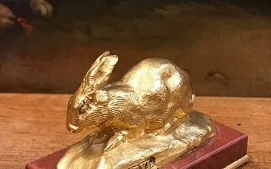 D'apres Antoine-Louis Barye (1795 – 1875) - Barbedienne Fondeur - Sculpture, rabbit (1) - Bronze (gilt) - Late 19th century