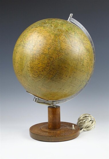 (-), Duitse globe in verchroomd montuur op houten...