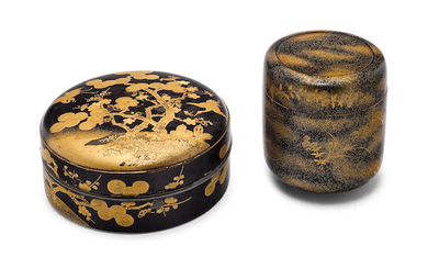 Edo period (1615-1868), 18th/19th century Comprising a mirror box decorated...