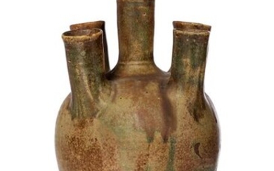 Eugène LION (1867 - 1945) Vase pique-fleur en céramique de...