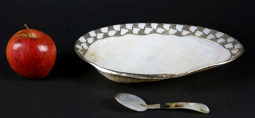 FINE SILVER MOUNTED MOTHER OF PEARLE CAVIAR SERVER