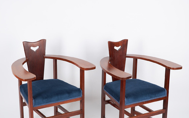 GEORGE WALTON GLASGOW STYLE ARTS AND CRAFTS. A pair of armchairs, model “Abingwood”.