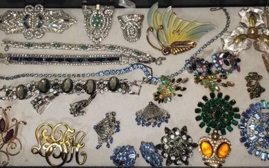 GROUP OF MISC. COSTUME JEWELRY