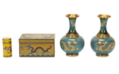 GROUPING OF FOUR CHINESE CLOISONNE OBJECTS