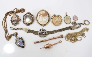 Group of antique jewellery to include a Victorian carved shell cameo brooch, a Victorian patent gilt metal novelty propelling pencil in the form of an acorn by W.S.Hicks