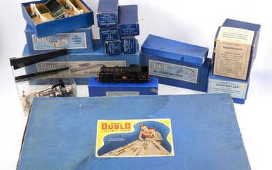 Hornby Dublo OO gauge model railway collection, including EDP12 passenger train set.
