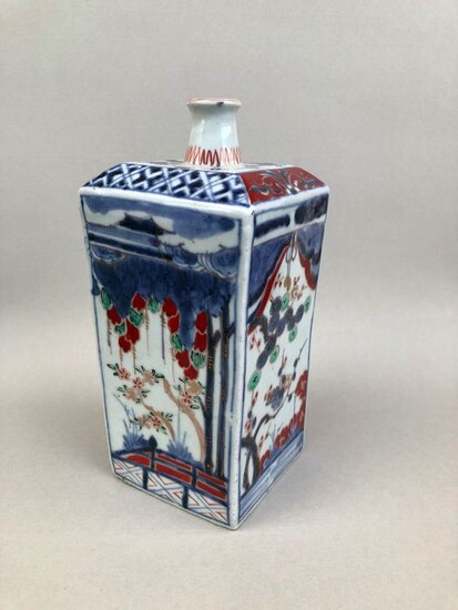 Imari tokkuri (sake bottle) - Porcelain - Japan - 19th century