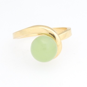 Ladies' Vintage Gold and Green Jade Bead Ring