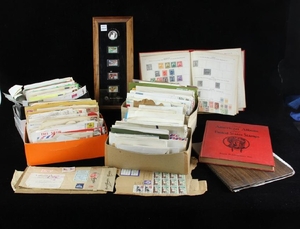 Large Collection of US and Foreign Stamps