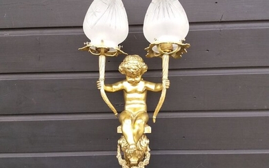 Large Imposing wall lamp with angel - richly decorated - Bronze (gilt) - Late 19th century
