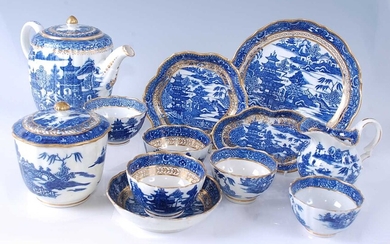A quantity of late 18th century Caughley 'Salopian' blue and white porcelain teawares