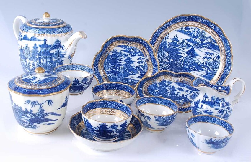 A quantity of late 18th century Caughley 'Salopian' blue and white porcelain teawares