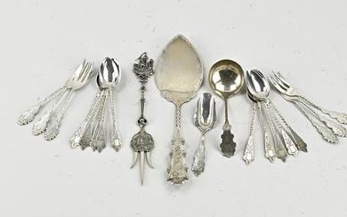 Lot of silver cutlery (pastry)
