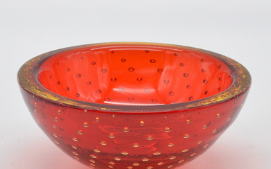 MURANO GLASS BOWL, GEODE IN RED AND YELLOW, SYMMETRICAL AIR POCKETS, SOMMERSO TECHNOLOGY, ITALY, AROUND 1960S.