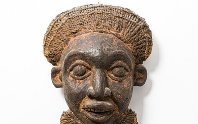 Masque BAMILEKE (Cameroun) en bois à chevelure... - Lot 49 - Art-Valorem