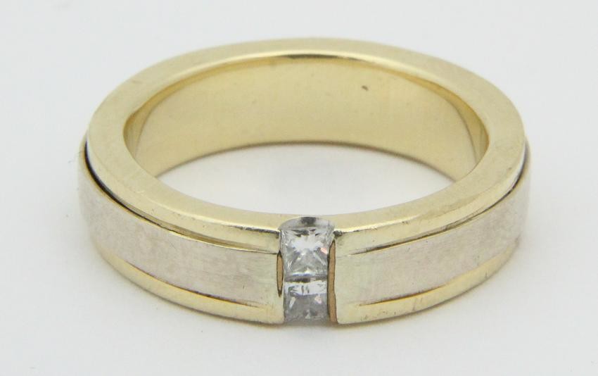 Men's diamond and 14k yellow gold ring