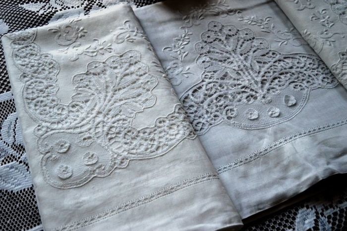 Museum pure linen sheet embroidery handmade Cantù - Linen - 1990-1999