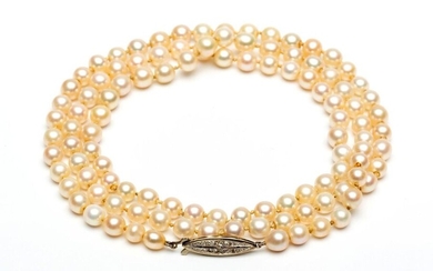 Necklace of 107 natural pearls, ranging from 6.9...
