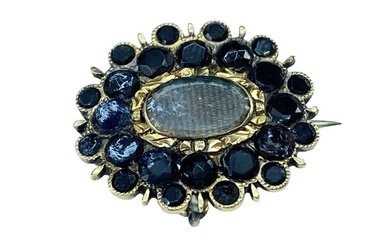 No Reserve Price Brooch - Yellow gold Onyx