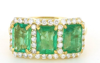 No Reserve Price - Ring - 18 kt. Yellow gold - 3.50 tw. Emerald - Diamond