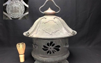 Okimono - Bronze - 大明宣徳年制-灯篭(Daiminsentokunensei Toro） - Japan - Meiji period (1868-1912)