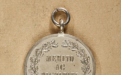 Orden & Ehrenzeichen Deutschland - Reuß : Médaille d'argent "MERITO AC DIGNITATI". Argent, sans ruban....