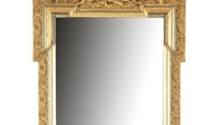 (-), Oude spiegel in een klassieke goudkleurige lijst...