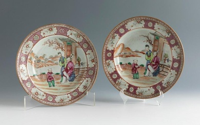 Pair of dishes of the Qing dynasty. China, 19th century. Hand-decorated porcelain.