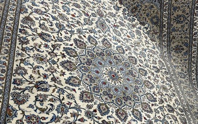 Perserteppich - Keshan with floral pattern - Rug - 355 cm - 260 cm