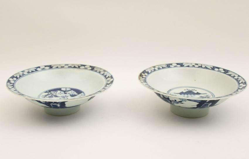 Pr of Blue/ white Chinese porcelain bowls
