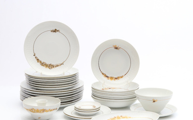 ROSENTHAL, DINNERWARE PARTS, 37 PCS. Porcelain with gold decor. Designer Björn Wiinblad.
