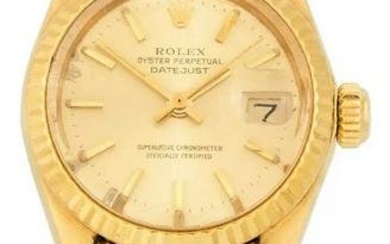Rolex a lady's 18K Gold Automatic Calendar Bracelet