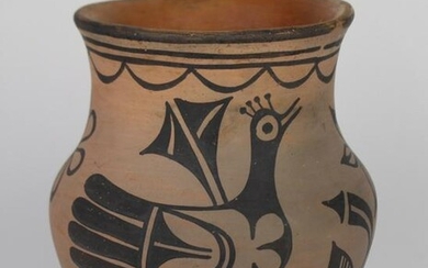 Santo Domingo Pottery Vase by Santana Melchor