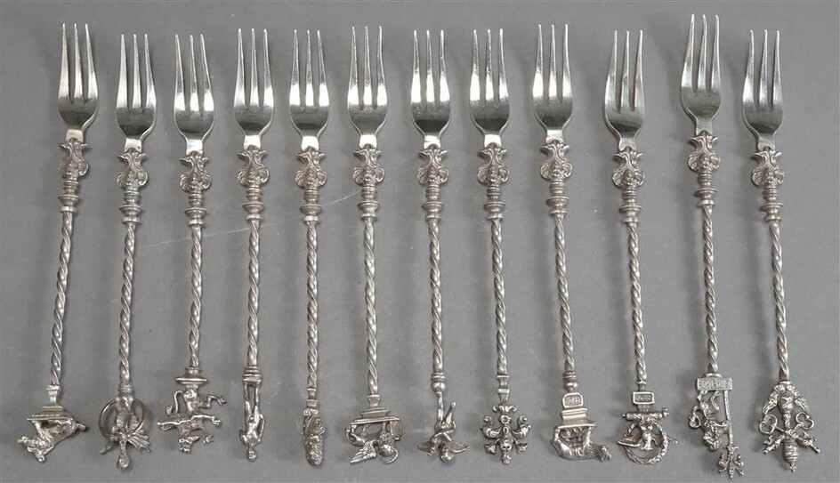 Set of Twelve Italian Sterling Silver Hors D'oeurve Forks, 6.5 oz