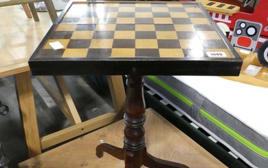 Single pedestal checker board tableCondition Report There is no condition...